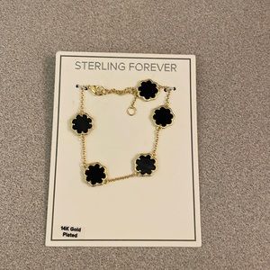 I am selling a 14k gold plated bracelet. Brand New. Firm on Price‼️‼️